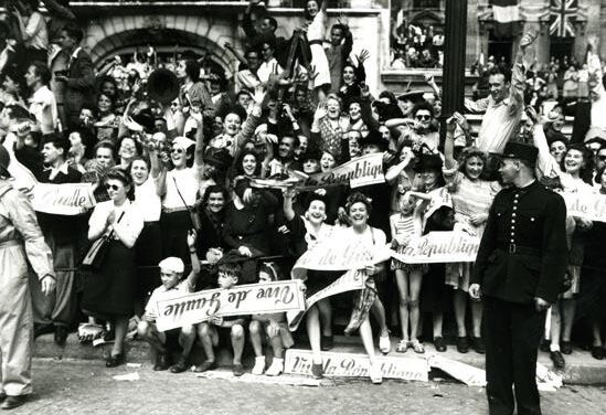 L’atmosphère de la Libération à Paris – Août 1944