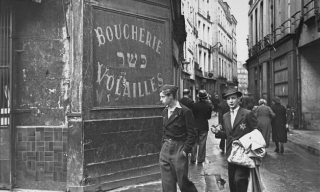 Le  port de l’étoile jaune à Paris vu par la presse collaborationniste – 1942