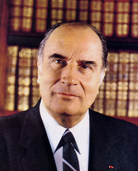 François Mitterrand défend la retraite à 60 ans -1982
