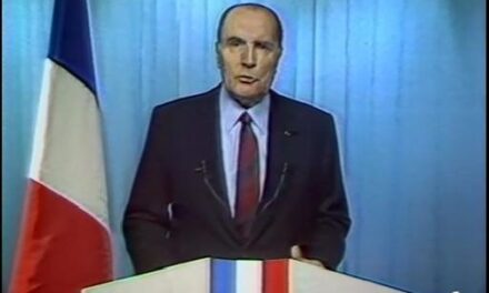 Mitterrand annonce la cohabitation