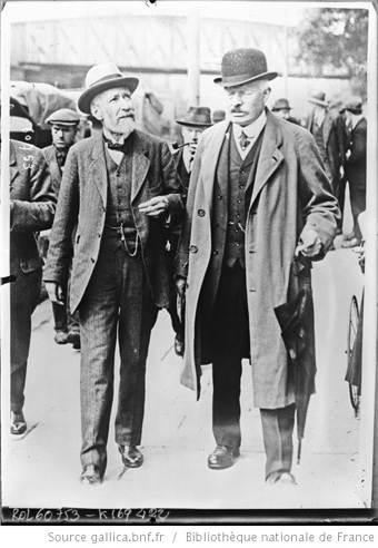 Ouverture de la conférence [de la paix] de Dublin, Sir Horace Plunkett et Sir Thomas Ardle [i. e. MacArdle] : [photographie de presse] / [Agence Rol]