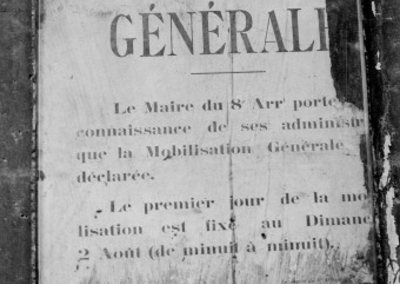 Affiche [de la] mobilisation [générale du 2 août 1914, rue Royale, 8e arrondissement] : [photographie de presse] / [Agence Rol]